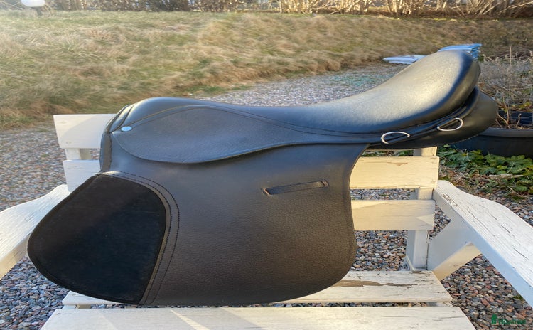 Sadlar hästutrustning till salu i Södertälje - Annons 9