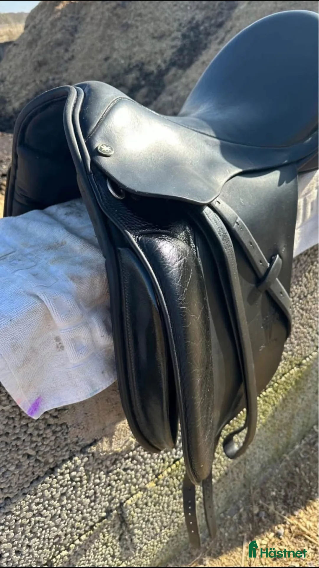 Sadlar hästutrustning till salu: Spalding Bretannica dressyrsadel 17.5 tum svart i Onsala - Annons 7