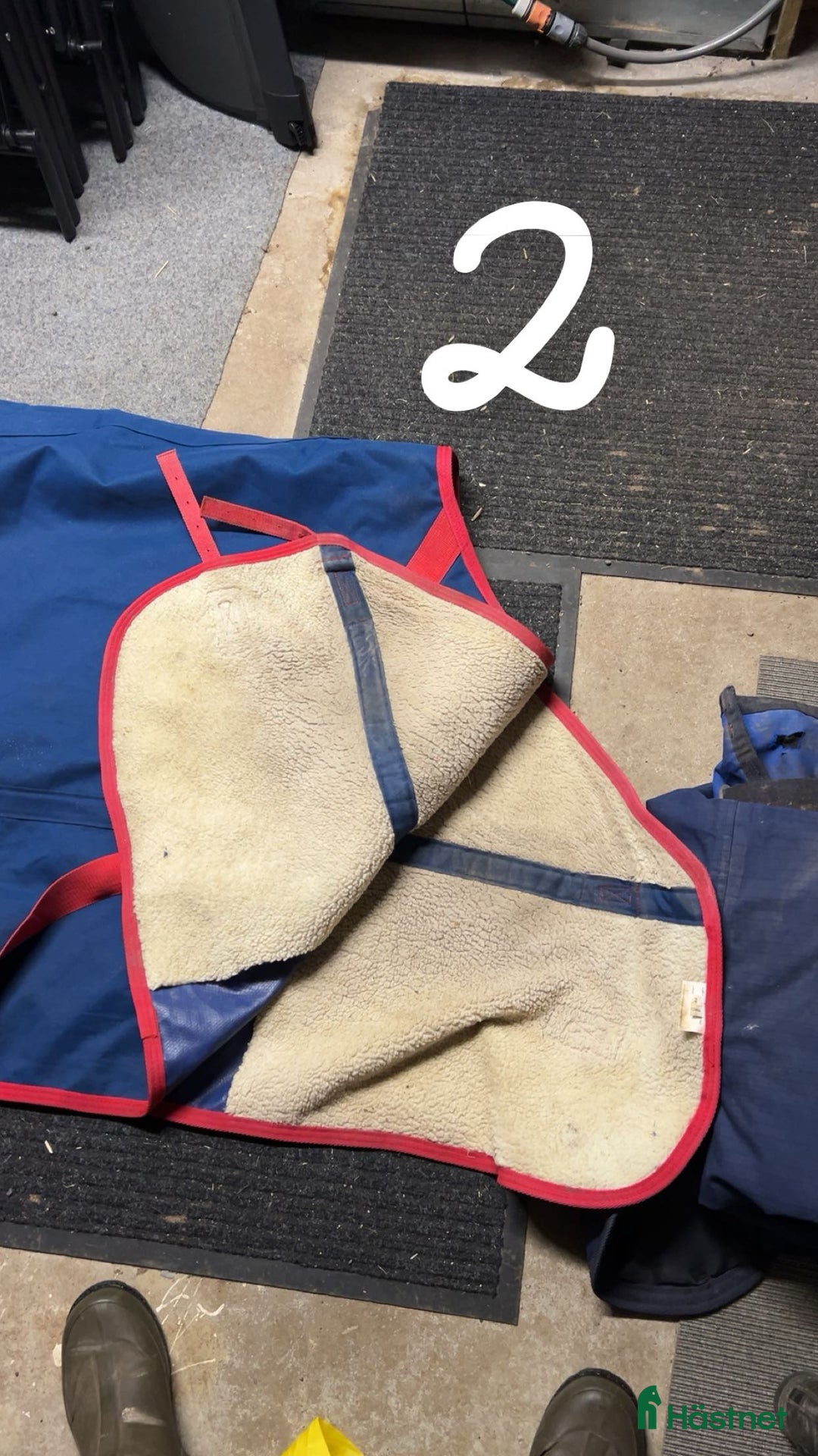 Täcken hästutrustning till salu: Vintertäcke med teddy i Sturefors - Annons 2