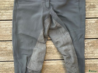 Ridbyxor ryttarutrustning till salu: Fodrade Pikeur ridbyxor i Vallentuna - Annons 2