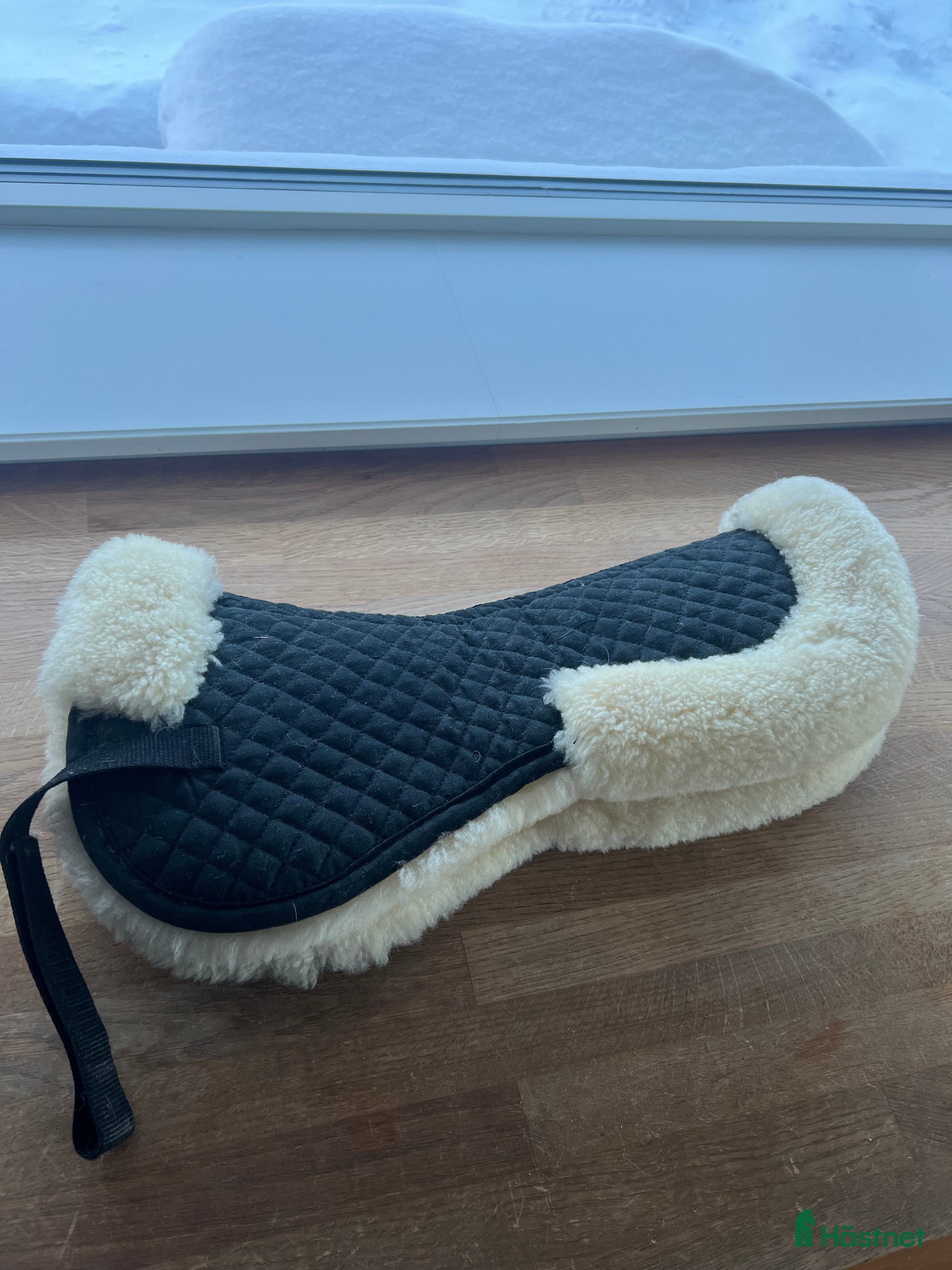 Sadeltillbehör hästutrustning till salu: Fint fårskinnsunderlägg Medilamb - Annons 10