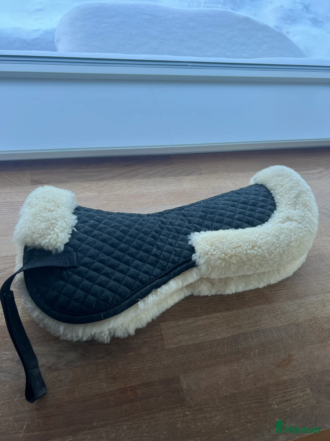 Sadeltillbehör hästutrustning till salu: Fint fårskinnsunderlägg Medilamb - Annons 1