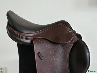 Sadlar hästutrustning till salu: Knights Avalon 17" Brun i Västervik - Annons 1