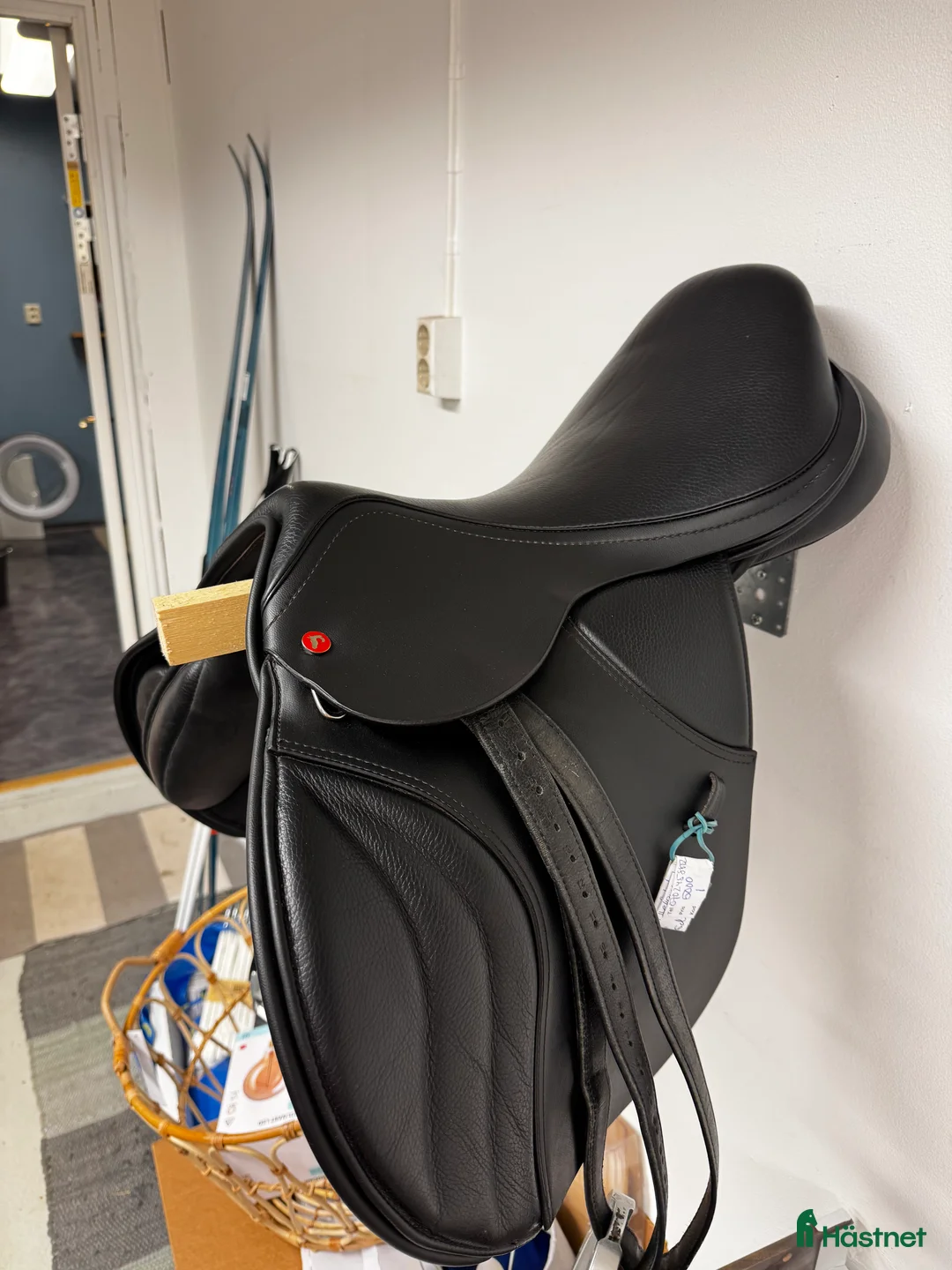 Sadlar hästutrustning till salu: Hoppsadel  i Bollnäs - Annons 2