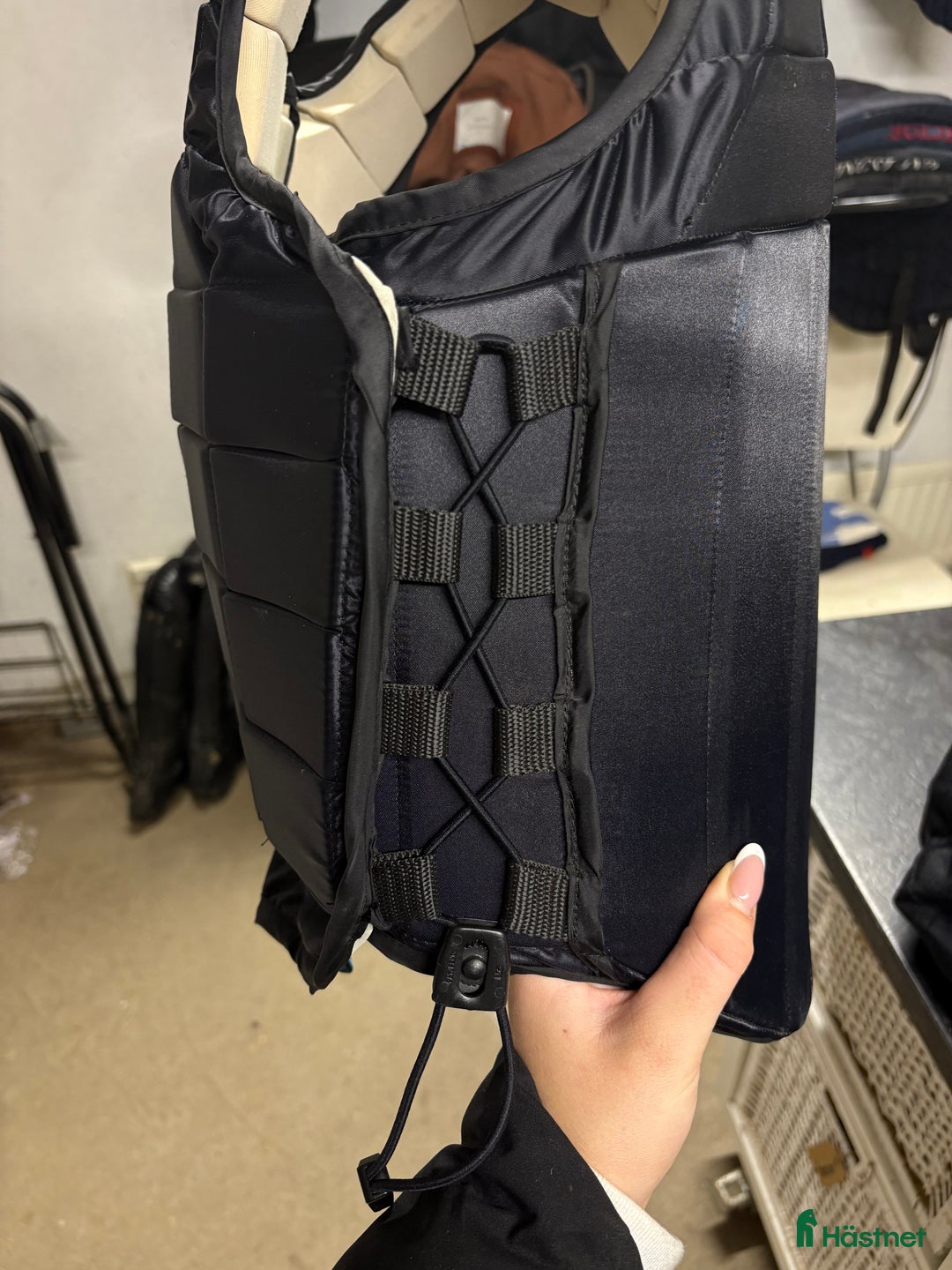 Säkerhetsvästar ryttarutrustning till salu: Race safe väst ! i Vallda - Annons 5