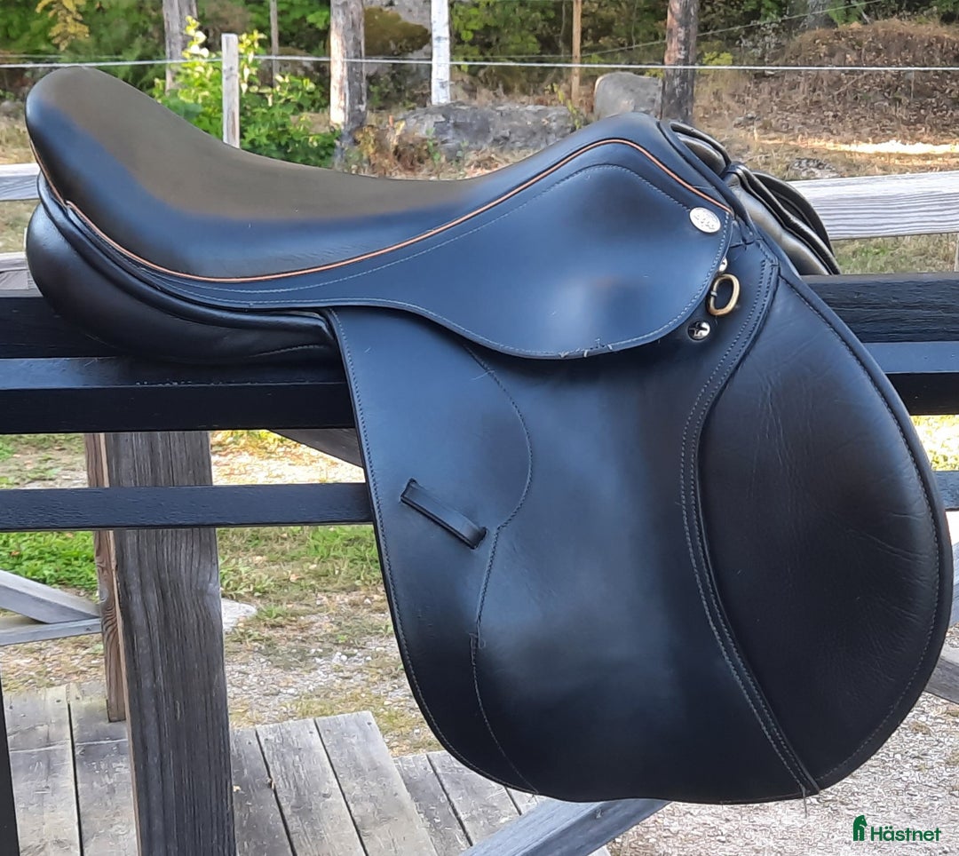 Sadlar hästutrustning till salu: Lippo Fazzino i Vetlanda - Annons 1