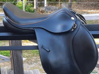 Sadlar hästutrustning till salu: Lippo Fazzino i Vetlanda - Annons 1