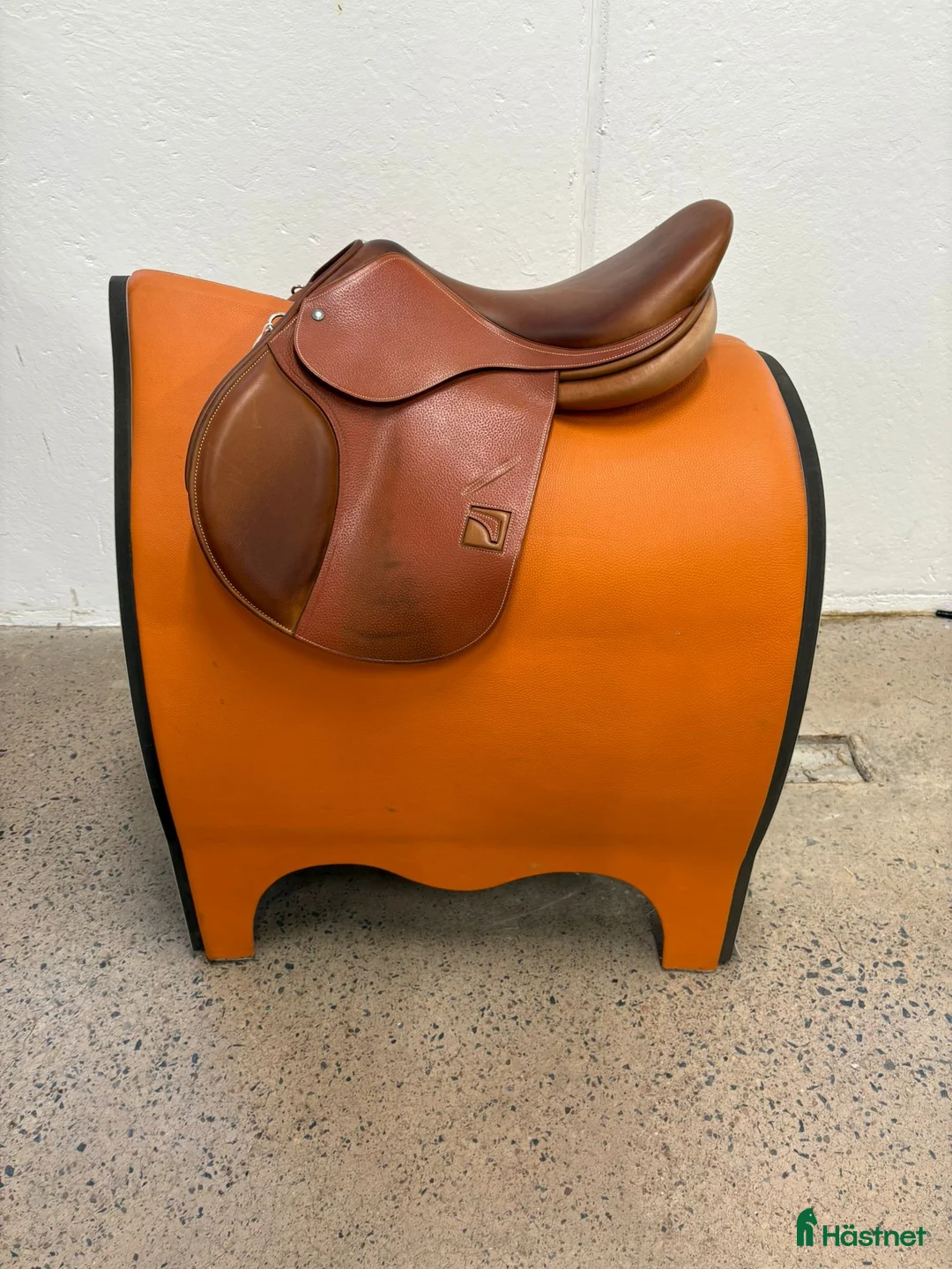 Sadlar hästutrustning till salu: 50% rabatt!! Childeric FMC i Ytterby - Annons 1