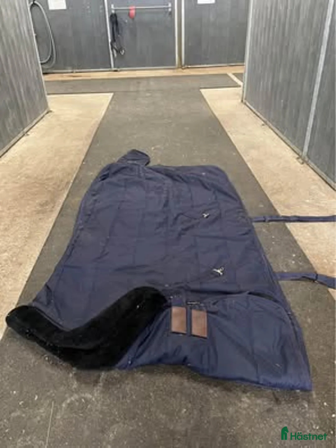 Täcken hästutrustning till salu: Hansbo stalltäcke  i Helsingborg - Annons 1