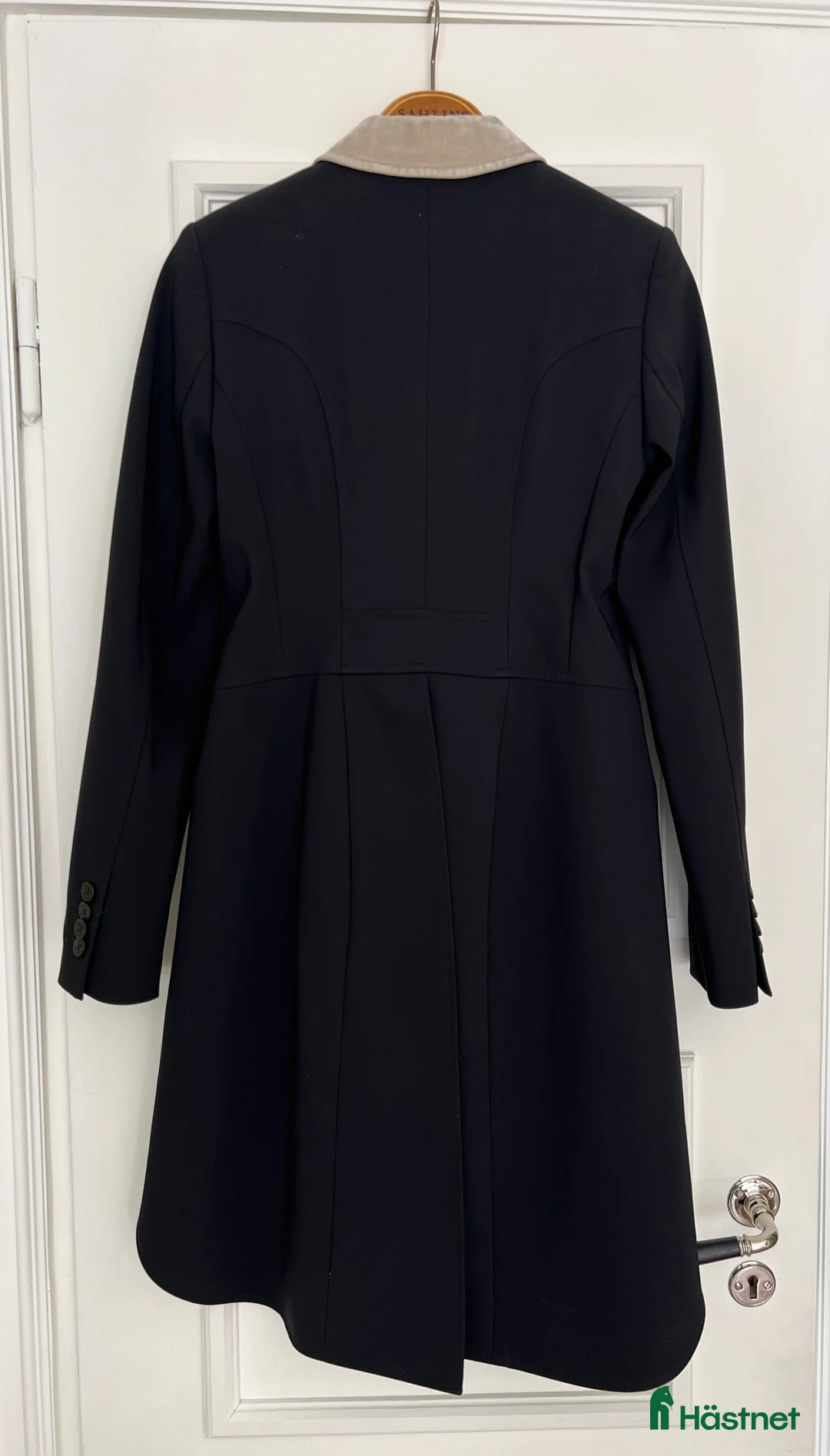 Jackor & Kavajer ryttarutrustning till salu: Dressyrfrack Equiline i Gustavsberg - Annons 2