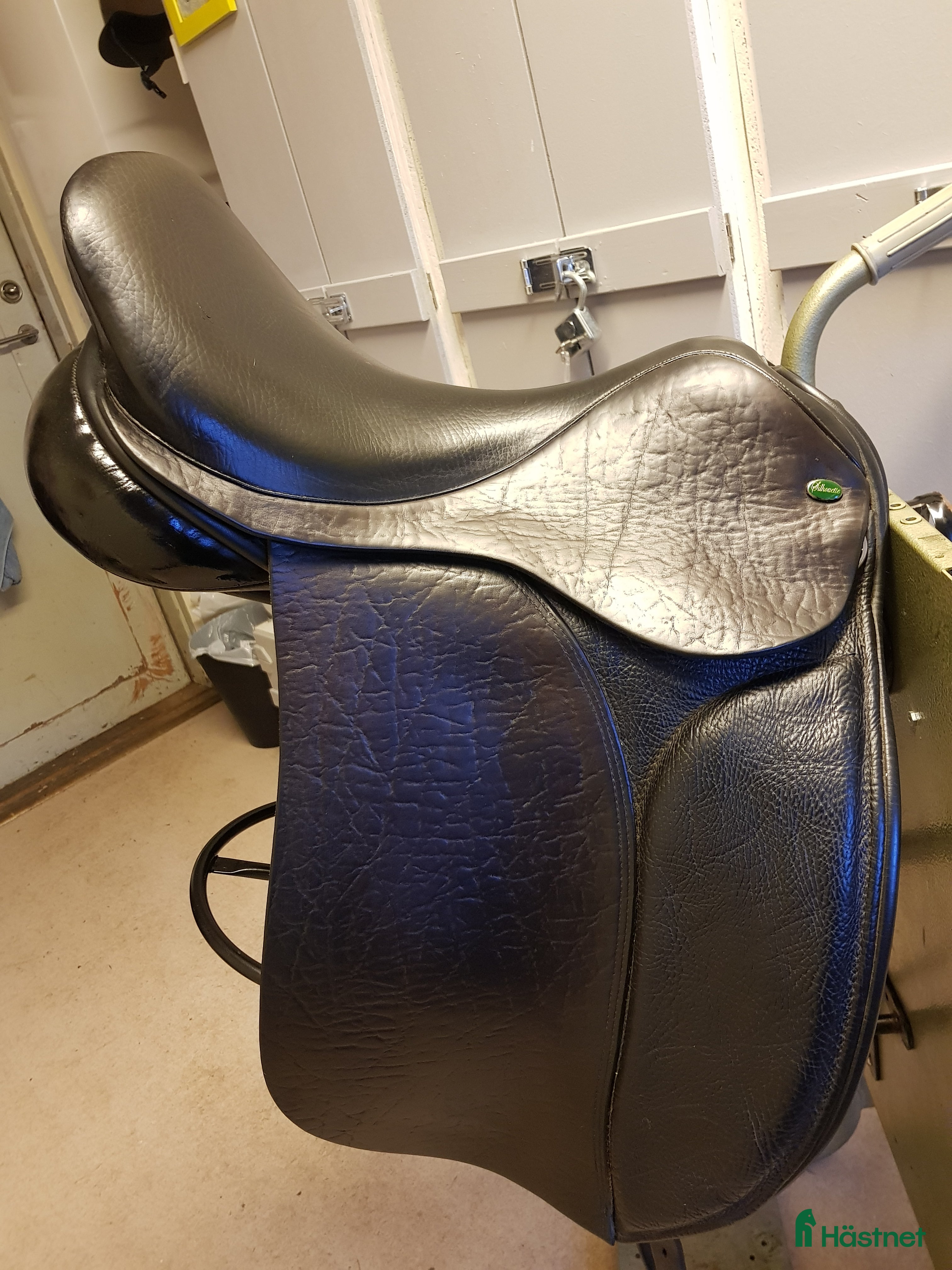 Sadlar hästutrustning till salu: Stall Akur Taktur (tillverkad av silhouette) i Söråker - Annons 20