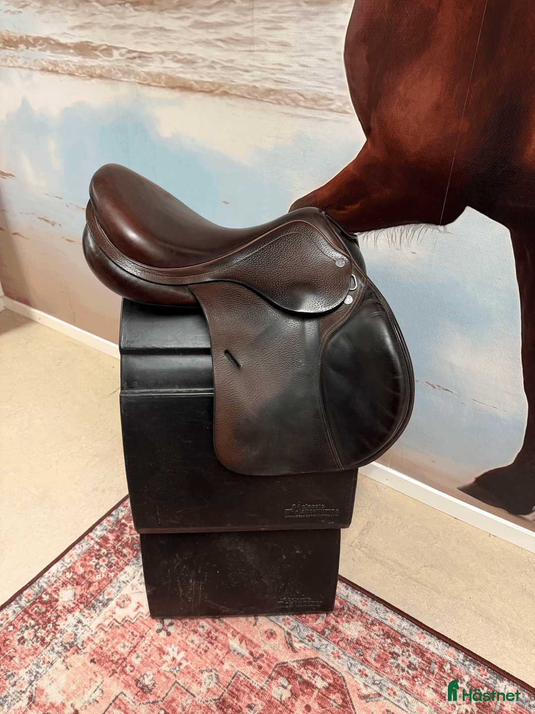 Sadlar hästutrustning till salu: Har två jätte fina små Equipe expression 15,5”  i Skänninge - Annons 5