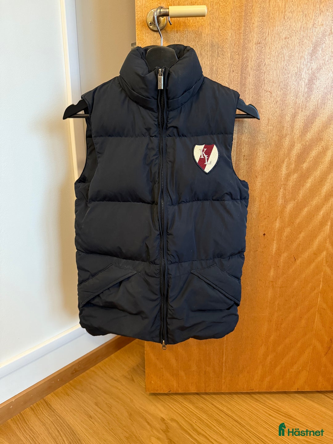 Övrigt Ridkläder ryttarutrustning till salu: Kingslandsväst och Pikeur stövelväska i Skara - Annons 1