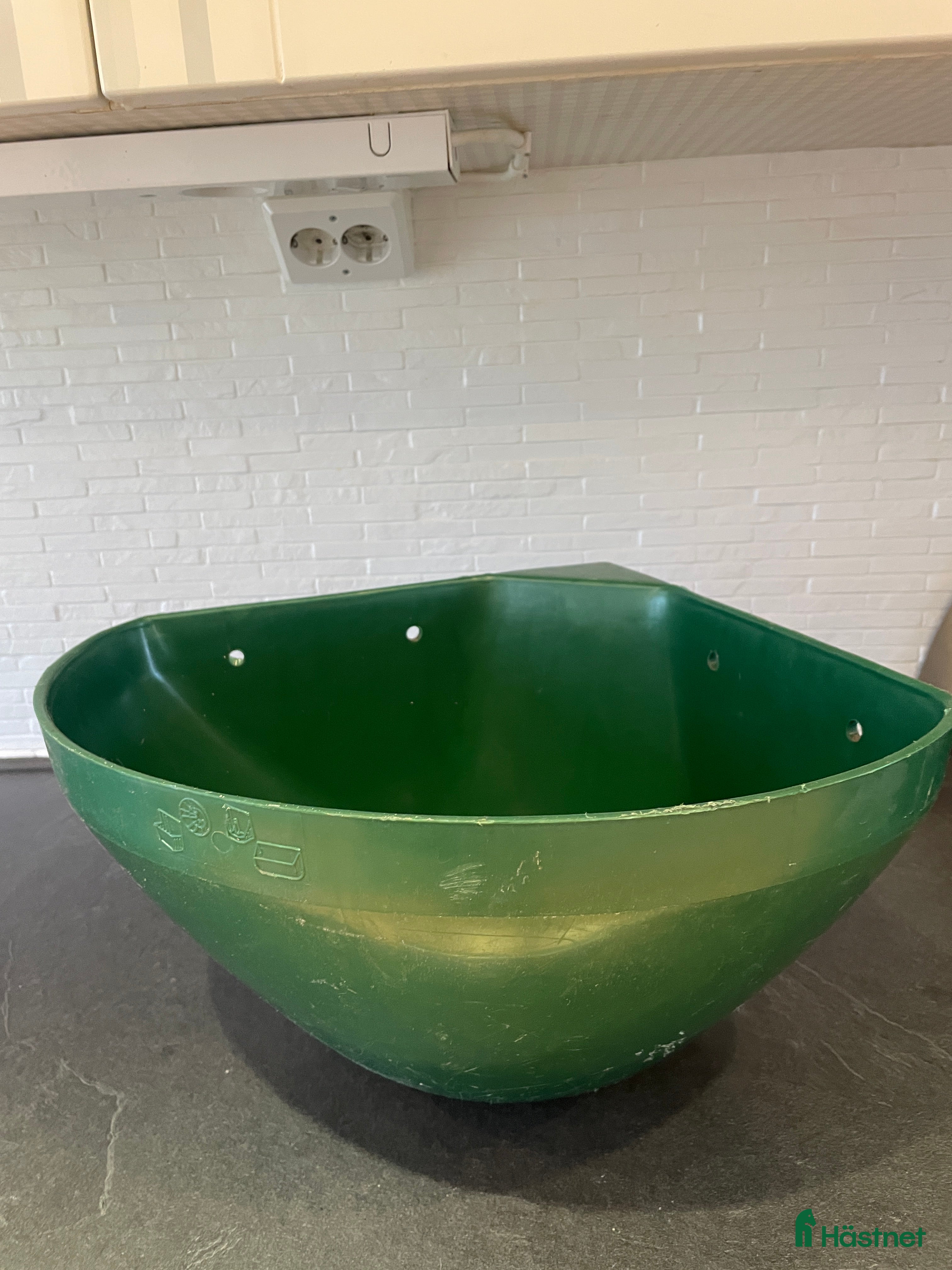 Stallinredning, stängsel & gård övrig utrustning till salu: Hörnkrubba i Rosersberg - Annons 18