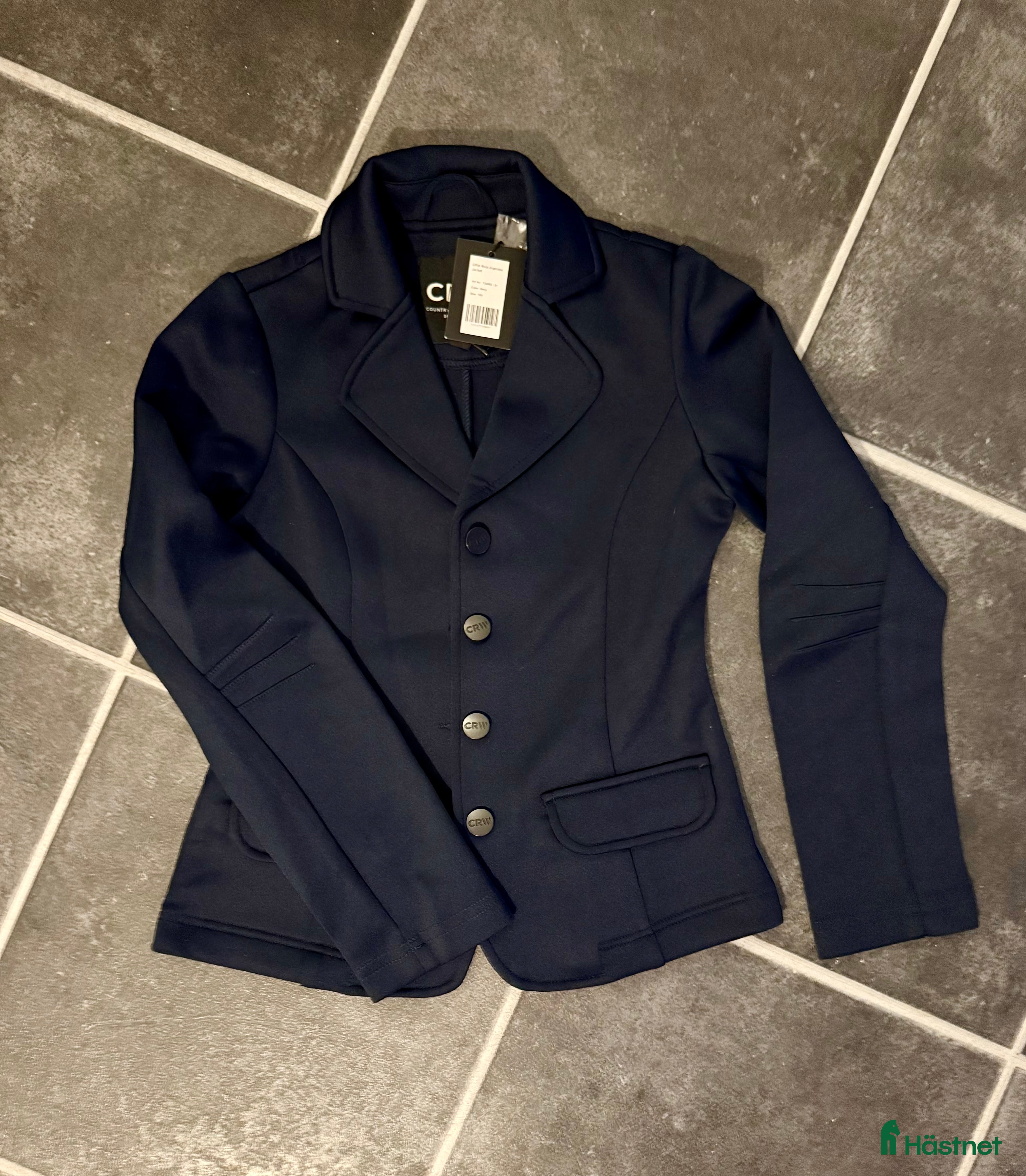 Jackor & Kavajer ryttarutrustning till salu: Tävlingskavaj strl 140 i Åseda - Annons 3