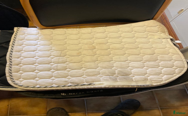 Schabrak & Vojlockar hästutrustning till salu: Fint dressyrschabrak  i Björköby - Annons 4