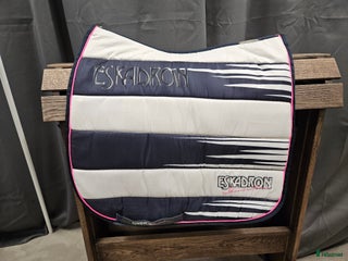 Schabrak & Vojlockar hästutrustning till salu: Schabrak, full, Eskadron i Gällivare - Annons 19