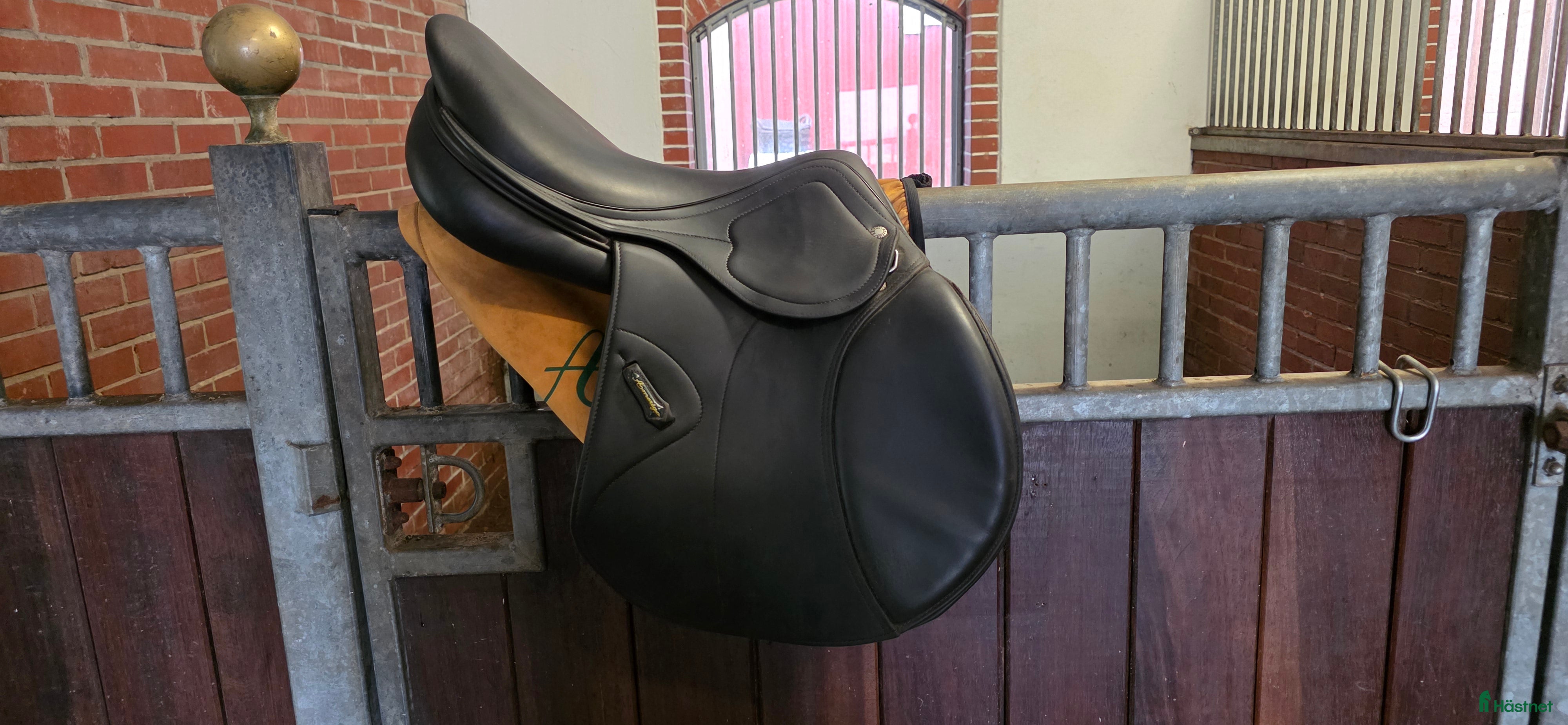 Sadlar hästutrustning till salu: Jätte fin Amerigo HC grip 17,5" i Uddevalla - Annons 8