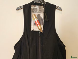 Säkerhetsvästar ryttarutrustning till salu: Freejump Airbagväst xxl i Skanör - Annons 22