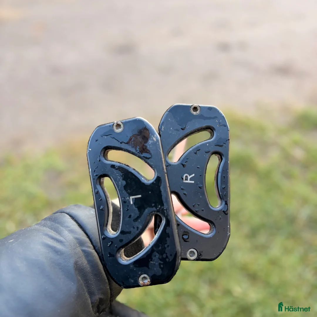 Stigbyglar hästutrustning till salu: Equipe stidbyglar  i Limhamn - Annons 2