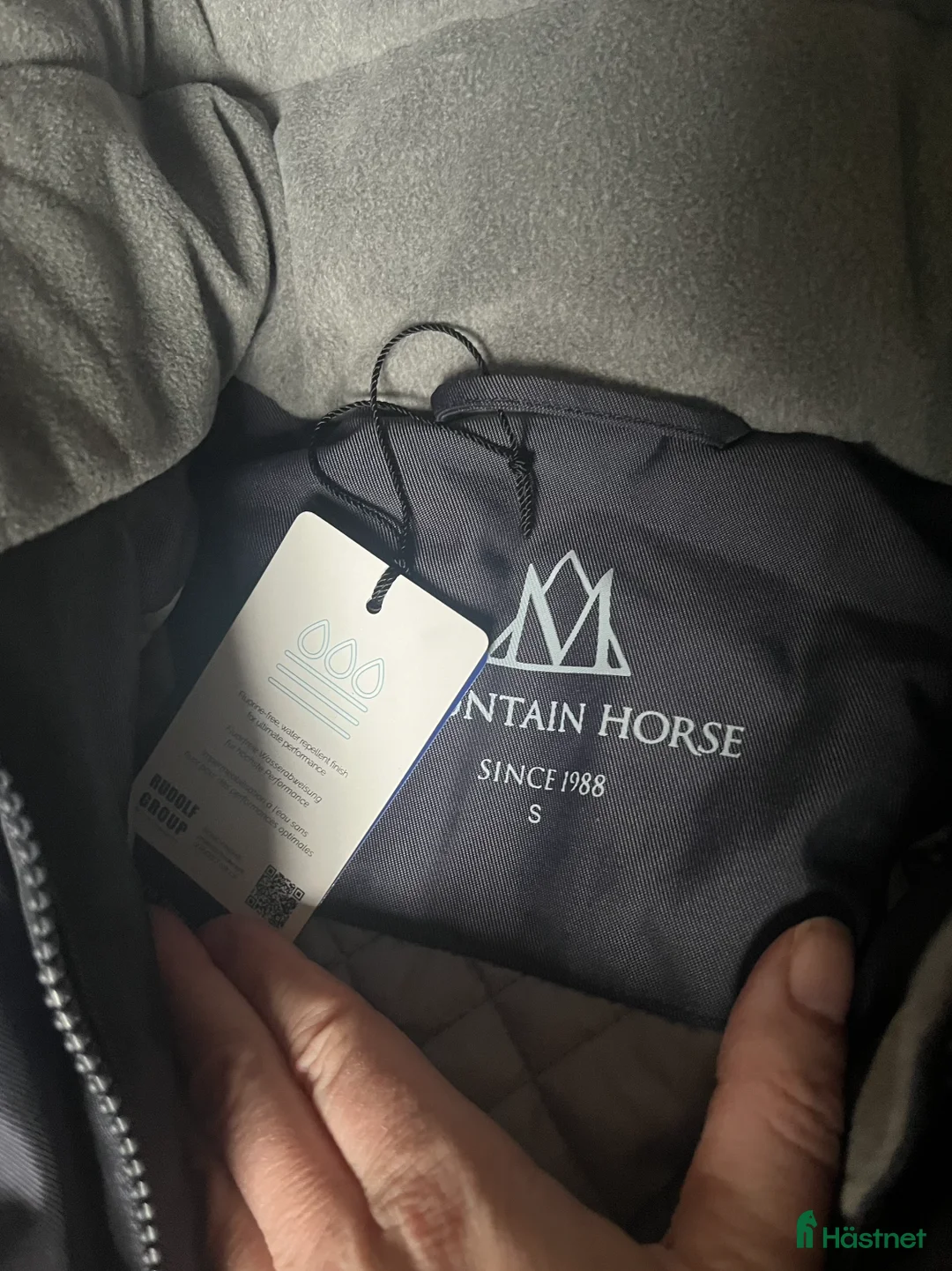 Jackor & Kavajer ryttarutrustning till salu: Mountain Horse Royal Grace, S - Annons 4