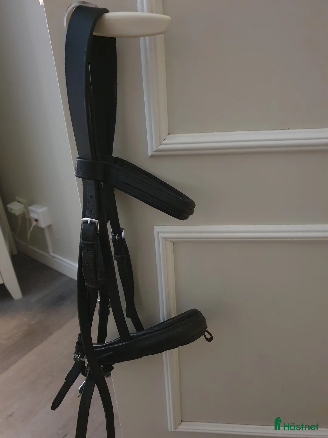 Träns hästutrustning till salu: Svart träns av märket capriole  - Annons 1