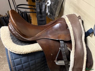 Sadlar hästutrustning till salu: Sadel och träns i Hälleforsnäs - Annons 15