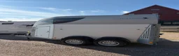 Hästtransporter  fordon & transport till salu: Hästtransport i toppskick Sadelkammare alu - Annons 5