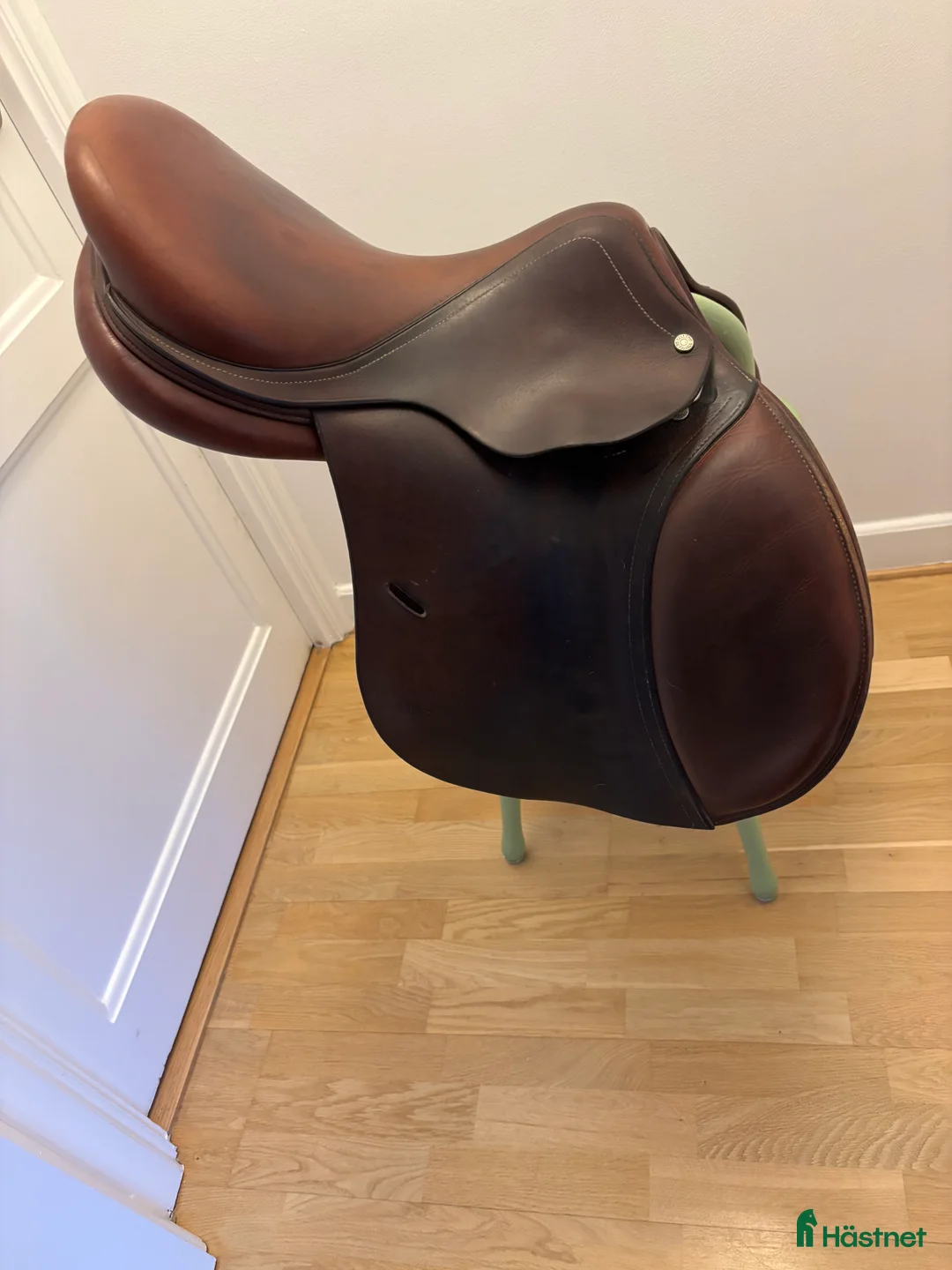 Sadlar hästutrustning till salu: Hoppsadel Antares Altair - Annons 1