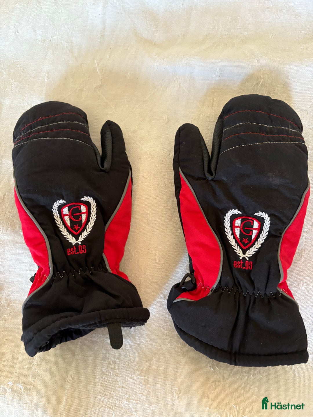 Jackor & Kavajer ryttarutrustning till salu: equestrian jacka + 3-fingervantar XS i Saltsjö-boo - Annons 4