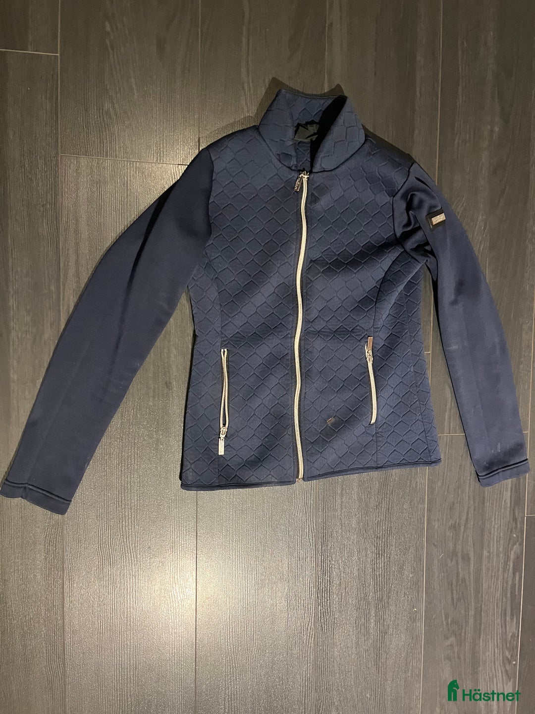 Övrigt Ridkläder ryttarutrustning till salu: Fin Equestrian Stockholm tröja i Linköping - Annons 1