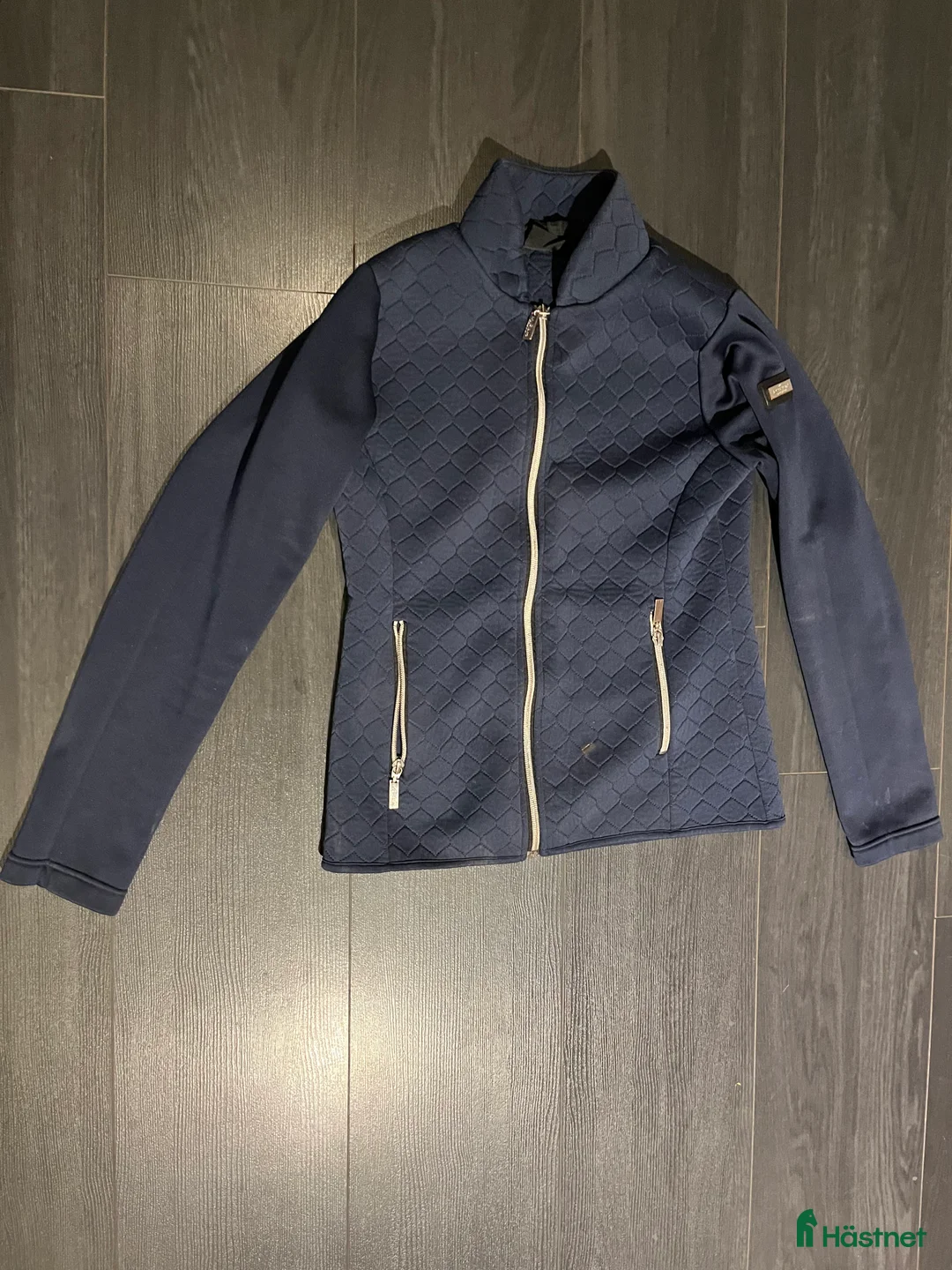 Övrigt Ridkläder ryttarutrustning till salu: Fin Equestrian Stockholm tröja i Linköping - Annons 1