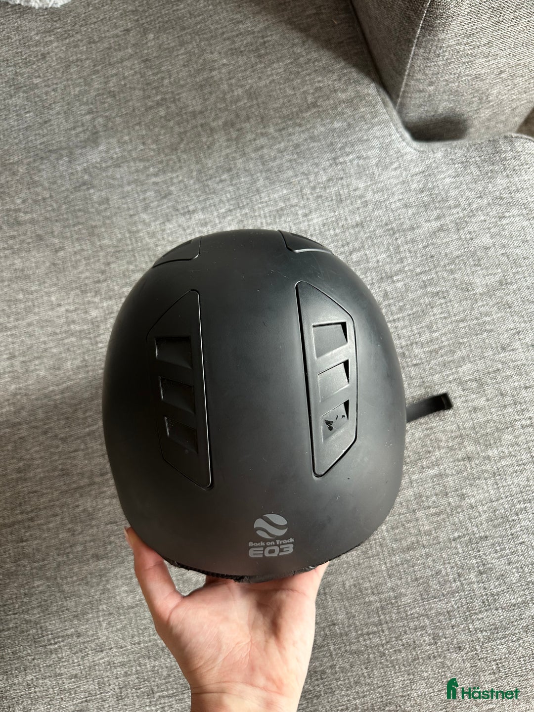 Hjälmar ryttarutrustning till salu: Back On Track hjälm i Växjö - Annons 3