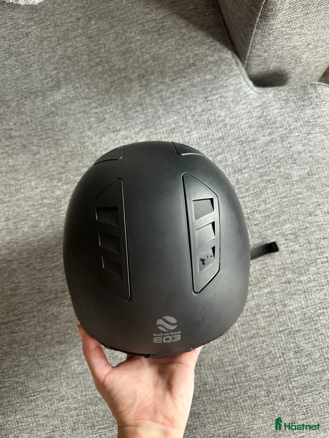 Hjälmar ryttarutrustning till salu: Back On Track hjälm i Växjö - Annons 3