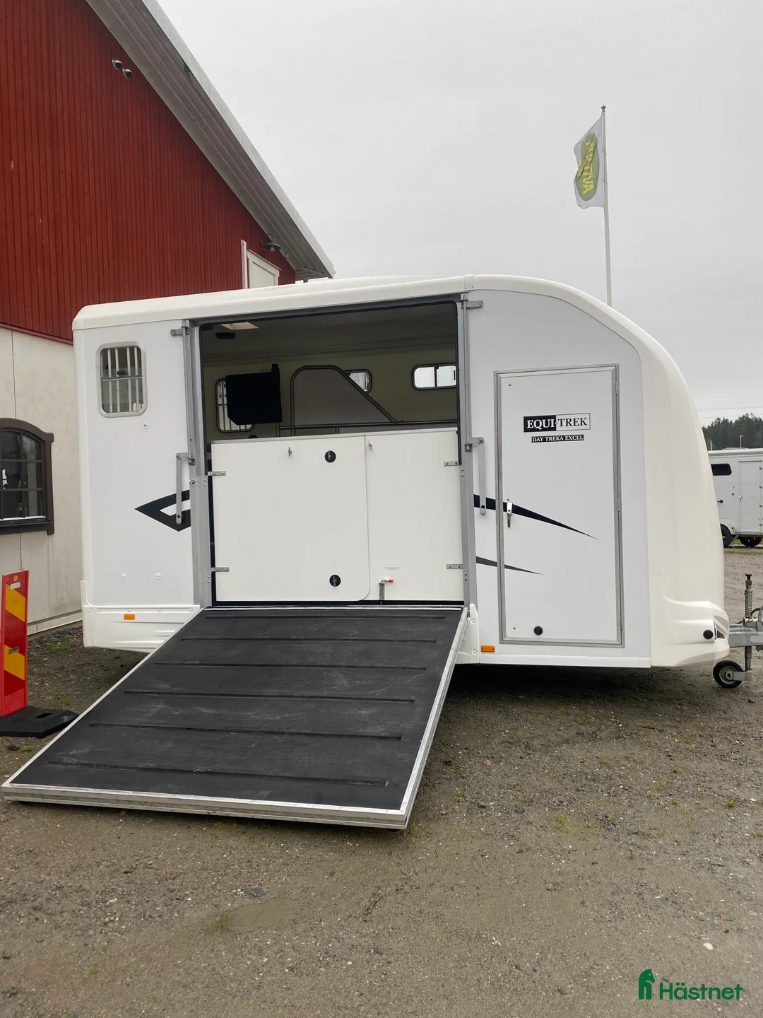Hästtransporter  fordon & transport till salu: Superfin Equitrek sidolastning -20 i Ytterby - Annons 9