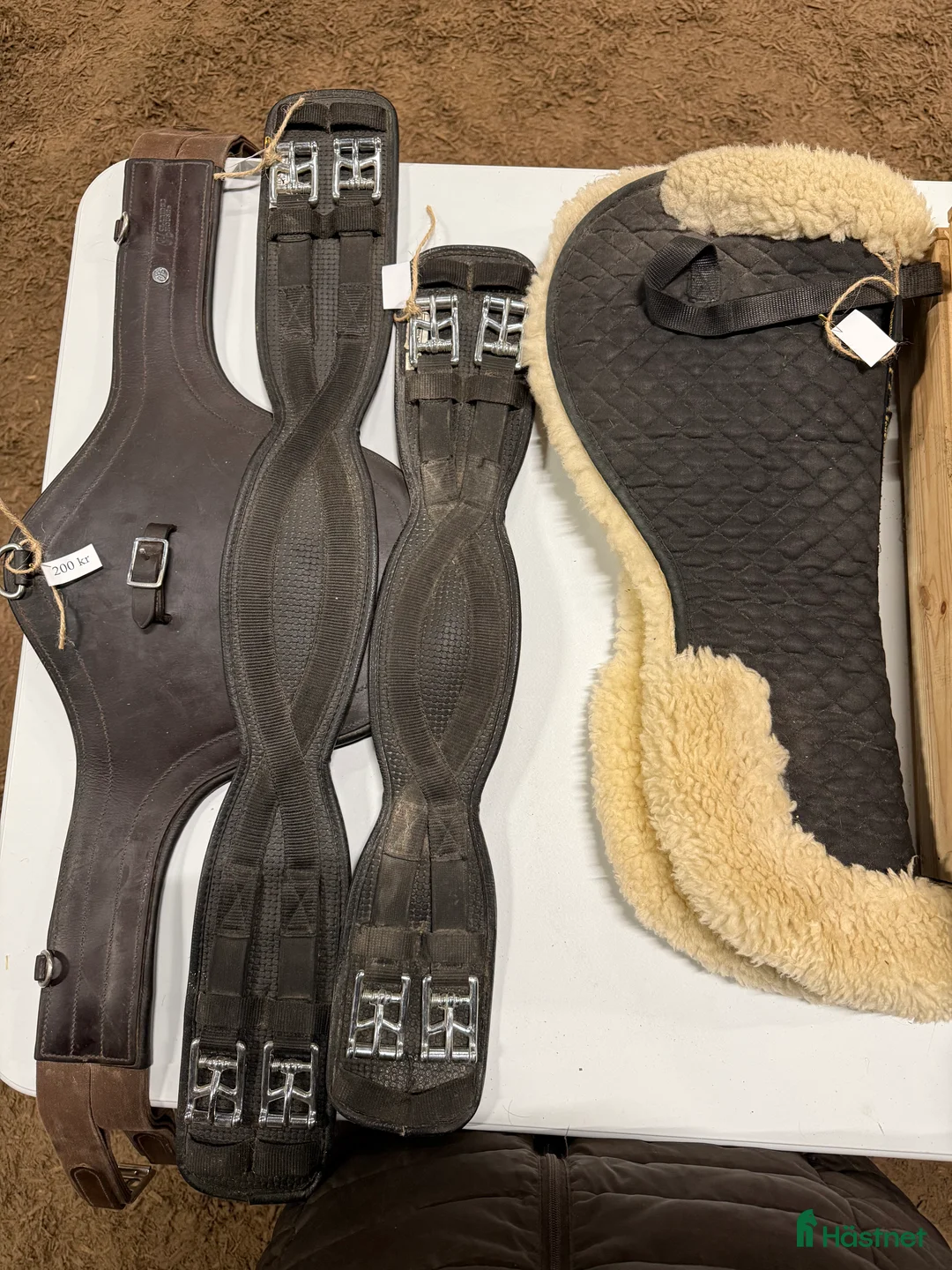 Sadeltillbehör hästutrustning till salu: Sadelgjord / fårskinnspad i Karlskoga - Annons 1