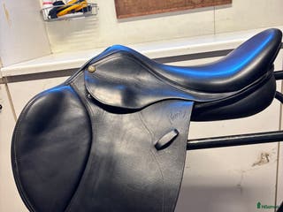 Sadlar hästutrustning till salu: Pessoa Amo 16,5” - Annons 3