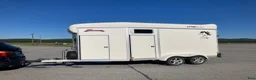 Hästtransporter  fordon & transport till salu: Momsat Umesläp - Annons 1