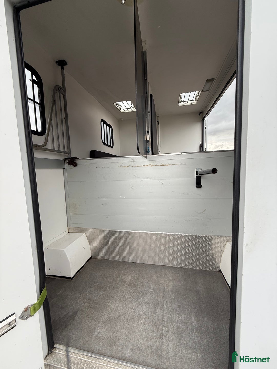 Hästlastbilar  fordon & transport till salu: Lågmilad b korts lastbil i Blentarp - Annons 9