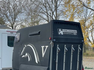 Hästtransporter fordon & transport till salu: Ljus, rymlig Christ Champion 2012 i Hurva - Annons 2