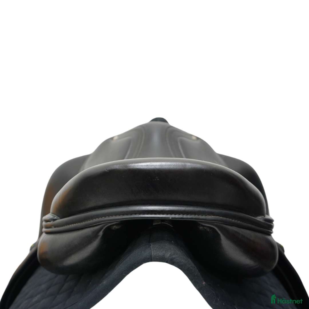 Sadlar hästutrustning till salu: Dressyrsadel Amerigo CC Vega 17" i Upplands Väsby - Annons 3