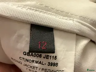 Jackor & Kavajer ryttarutrustning till salu: FIN TÄVLINGS KAVAJ i Härryda - Annons 11