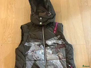 Jackor & Kavajer ryttarutrustning till salu: Euro-Star väst i Blentarp - Annons 2