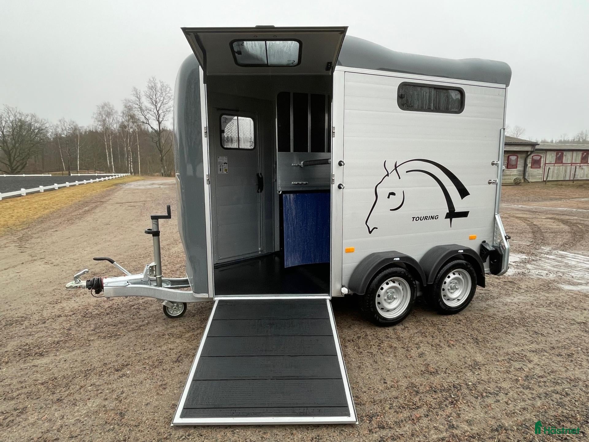 Hästtransporter  fordon & transport till salu: Tillfälligt erbjudande på NYA Touring Country - Annons 1