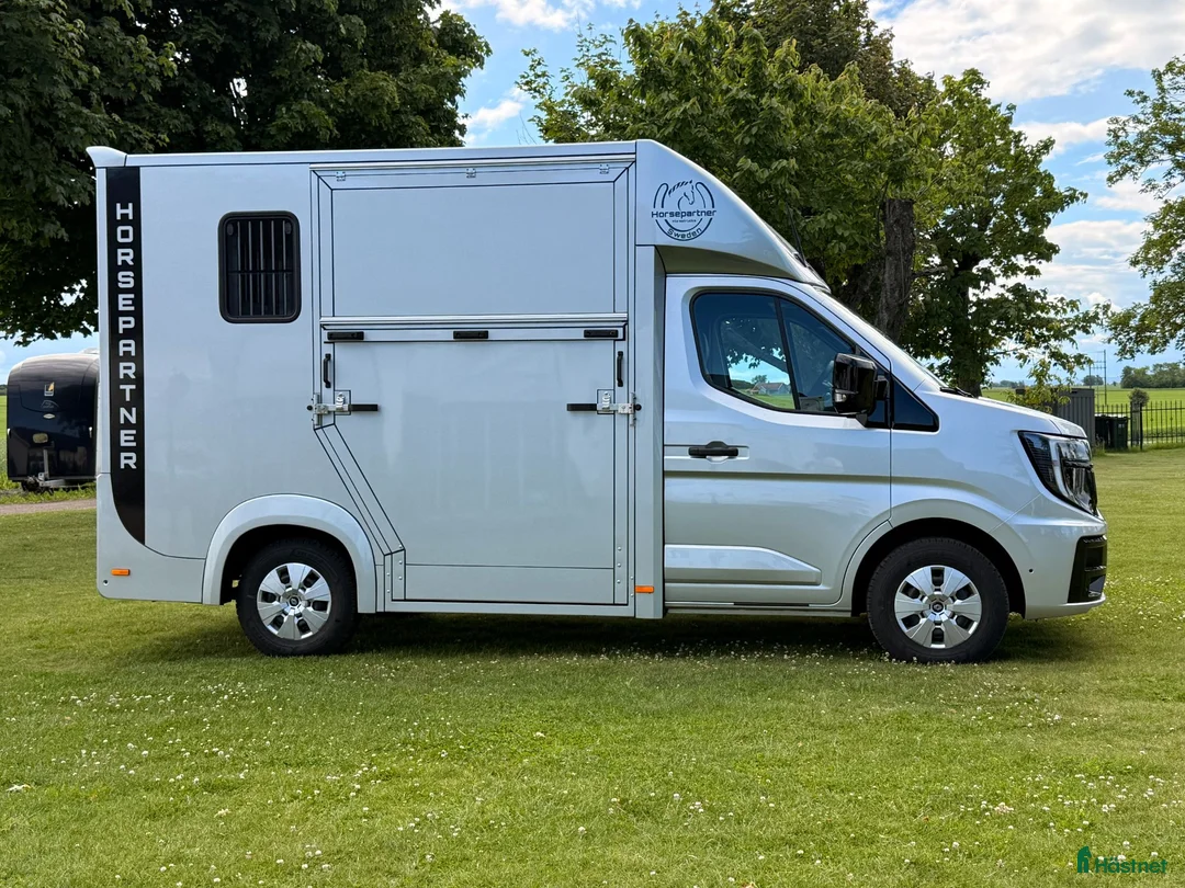 Hästlastbilar  fordon & transport till salu: Hästlastbil - Renault HORSEPARTNER VIGO - Annons 2