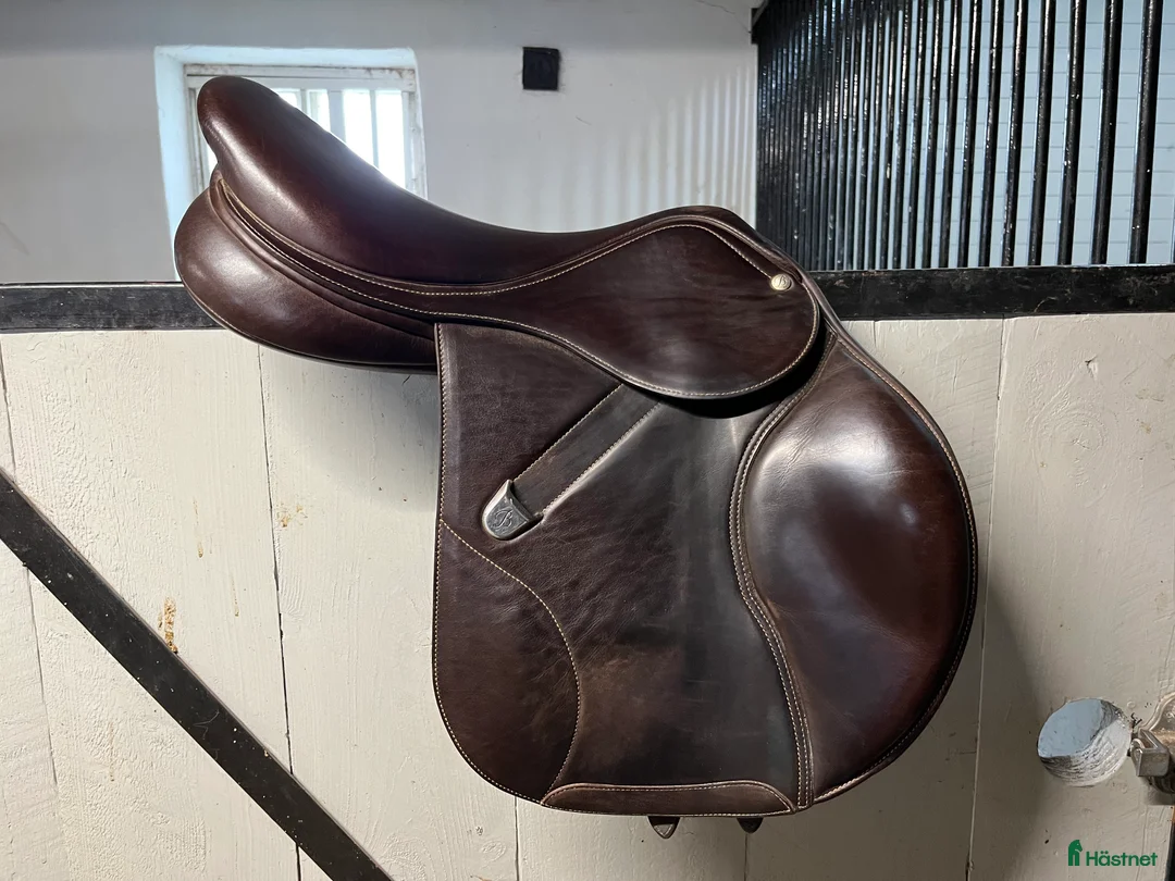Sadlar hästutrustning till salu: Bates elevation luxe i Borlänge - Annons 1
