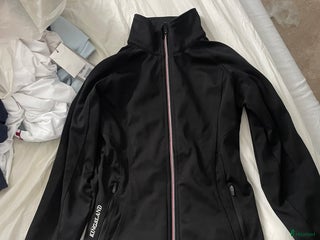 Övrigt Ridkläder ryttarutrustning till salu: Snygg tränings tröja i Ödåkra - Annons 4