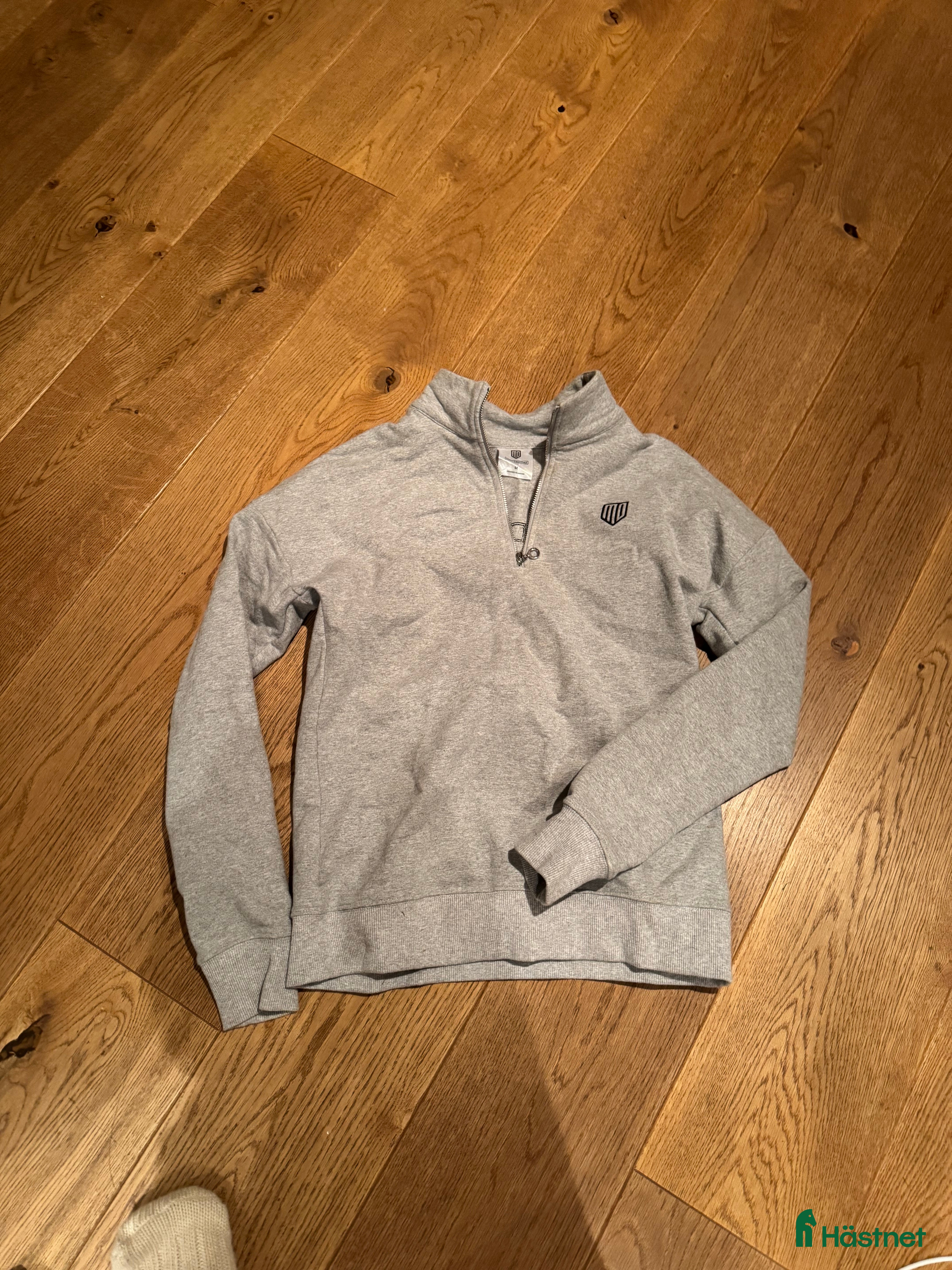 Övrigt Ridkläder ryttarutrustning till salu: Tjocktröja Maya delorez  i Saltsjö-Boo - Annons 20