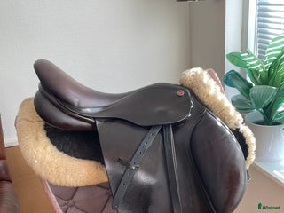 Sadlar hästutrustning till salu: hopp/allround sadel i Ängelholm - Annons 10