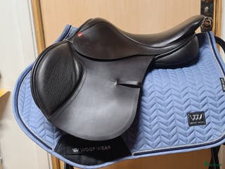 Sadlar hästutrustning till salu: Albion Adjusta Kontrol i Hamneda - Annons 2